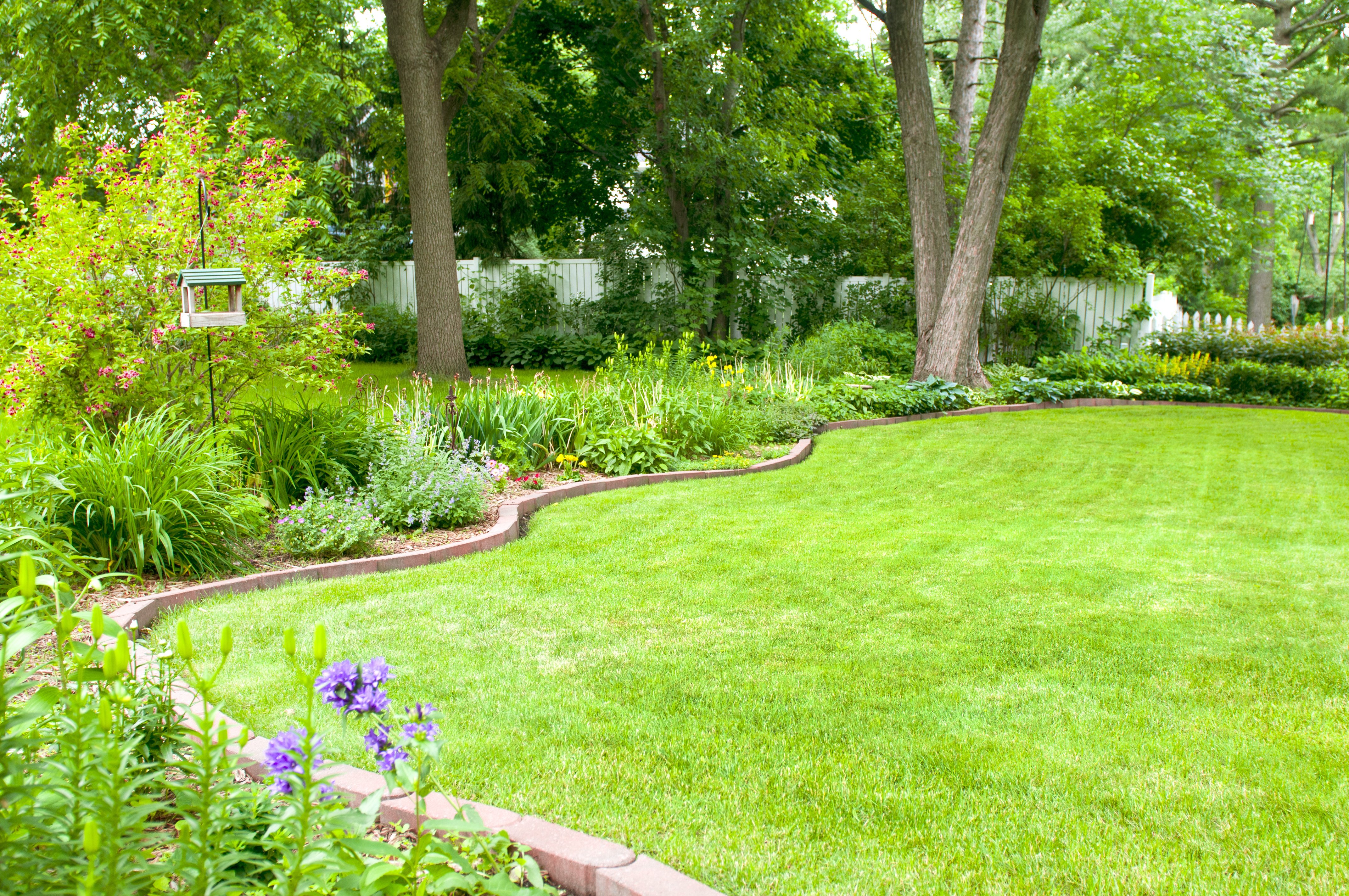10 Edging Ideas for Flower Beds, Gardens and Landscaping Angie's List